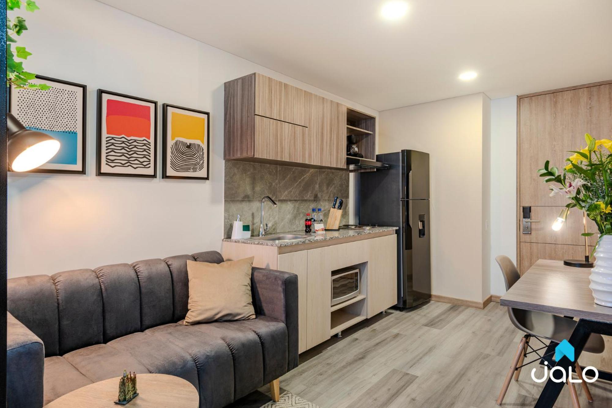 Modern Loft In 94 St Apartment *