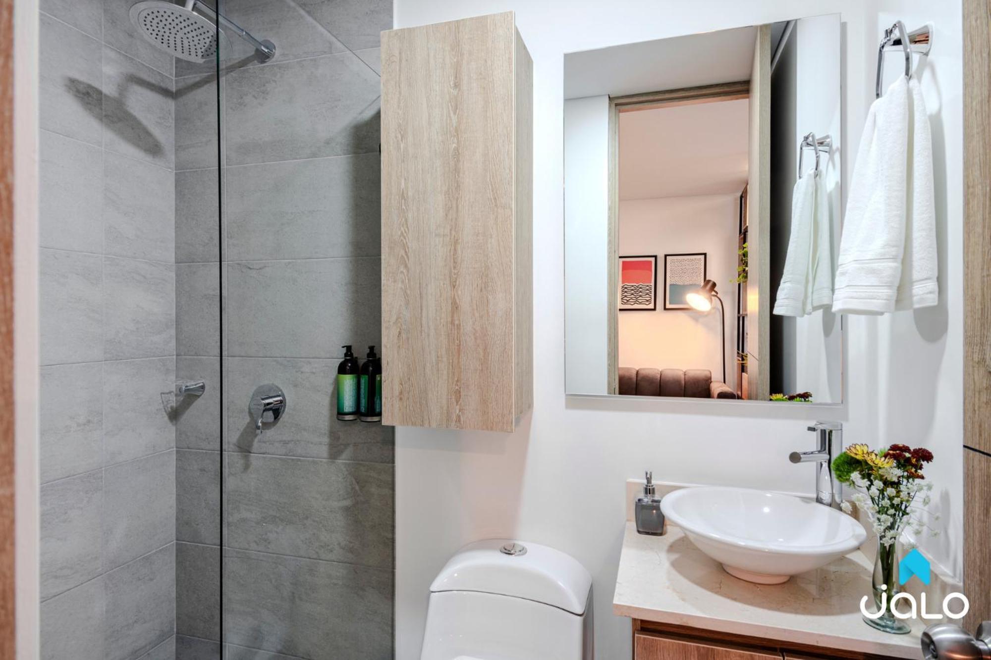 Modern Loft In 94 St *