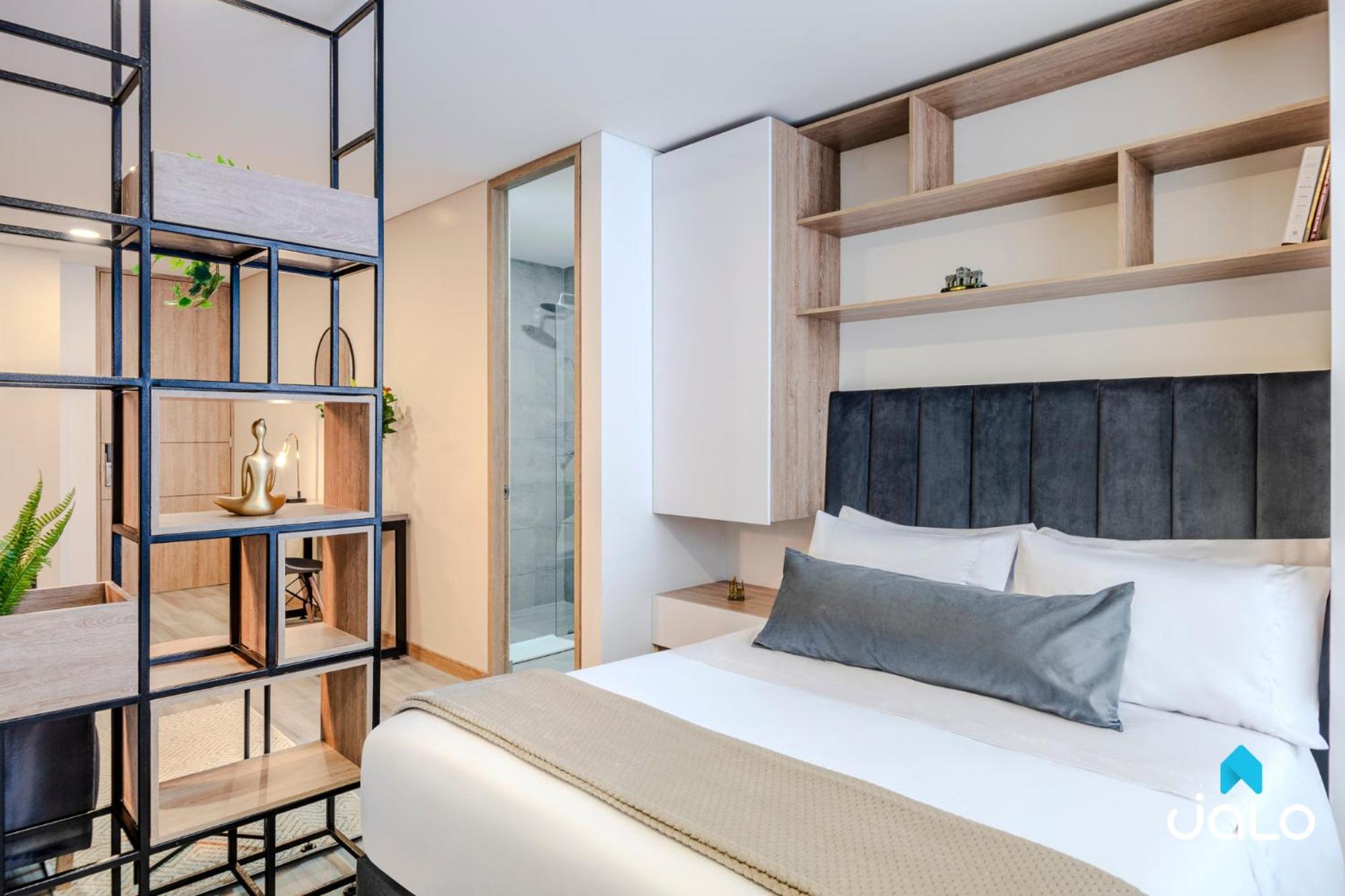 Modern Loft In 94 St Apartment